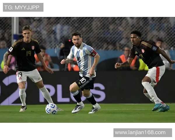 秘鲁传奇足球明星的辉煌历程与成就揭秘