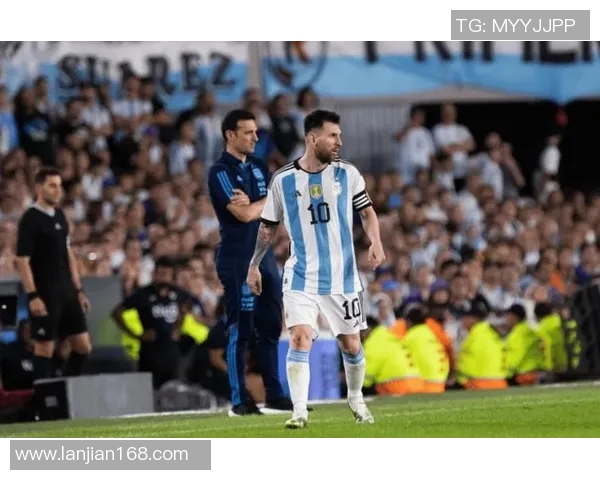 足球明星卡揭晓梅西传奇时刻引发球迷热议与期待 足球明星卡揭晓梅西传奇时刻引发球迷热议与期待