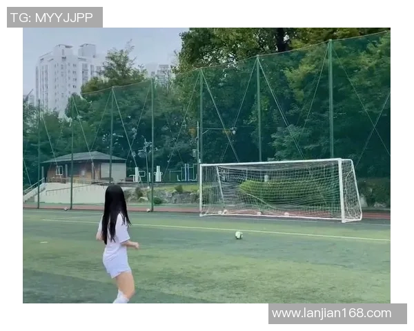 足球明星11号女生的魅力瞬间展现她的风采与激情的精彩图片合集